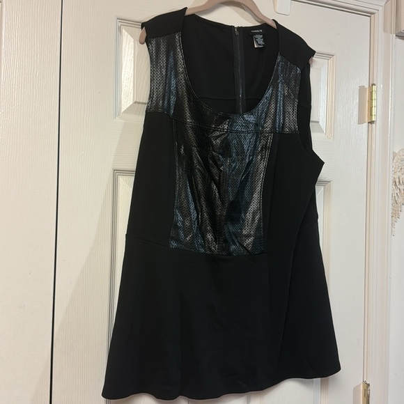 Torrid black sleeveless faux leather accent peplum top 3X 22/24 - Picture 3 of 8
